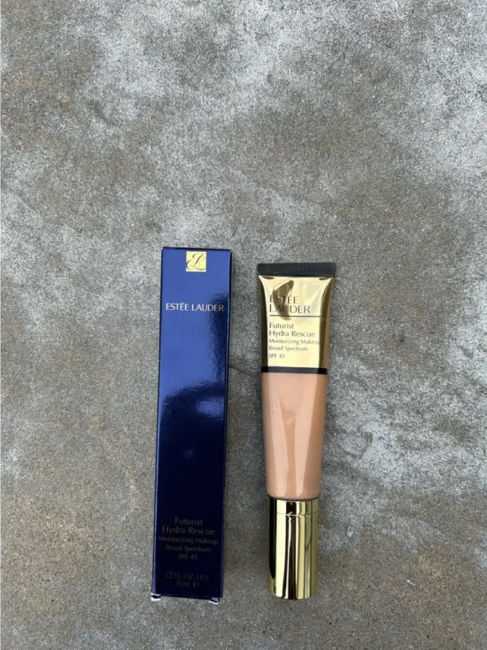 Estee Lauder Futurist Hydra Rescue Moisturizing Makeup - Beige